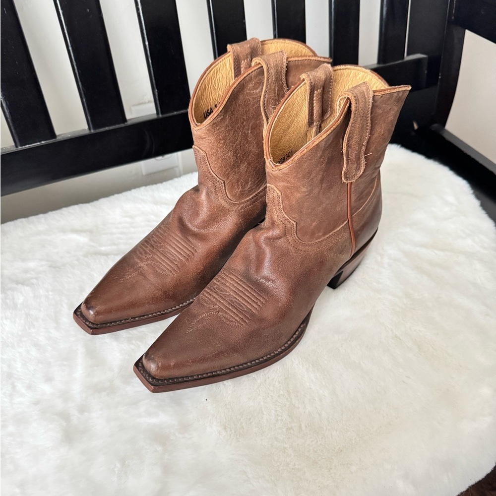 Shyanne Women’s Western Leather Boots in Classic Brown - Size 8.5